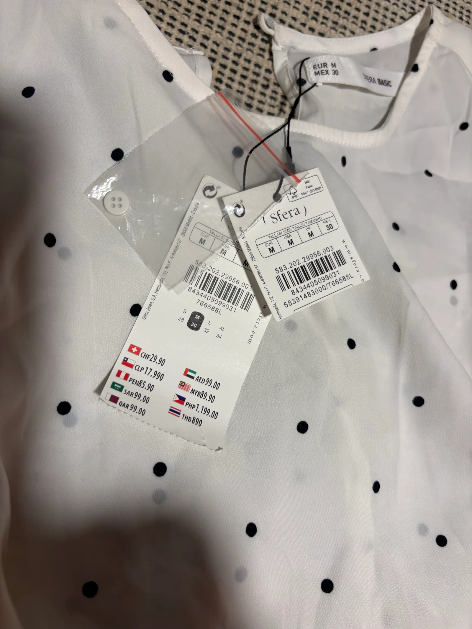 blusa sfera lunares branca preta nova com etiqueta m m2m blusa de bolinhas neufs avec etiqueta – photo 3